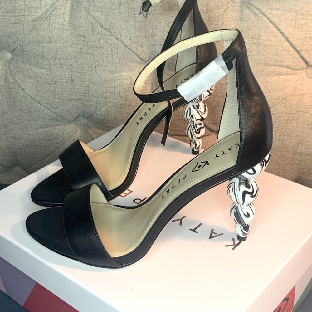 NEW in the box !!!! Katy Perry The Tabitha-Nappa